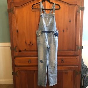 Girl’s overalls